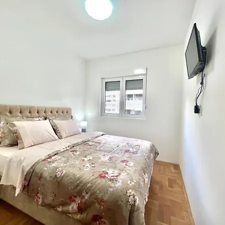 Azure Lägenhet Budva
